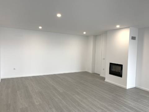 MORADIA NOVA T3 + ESCRITÓRIO - PRONTA A HABITAR !!