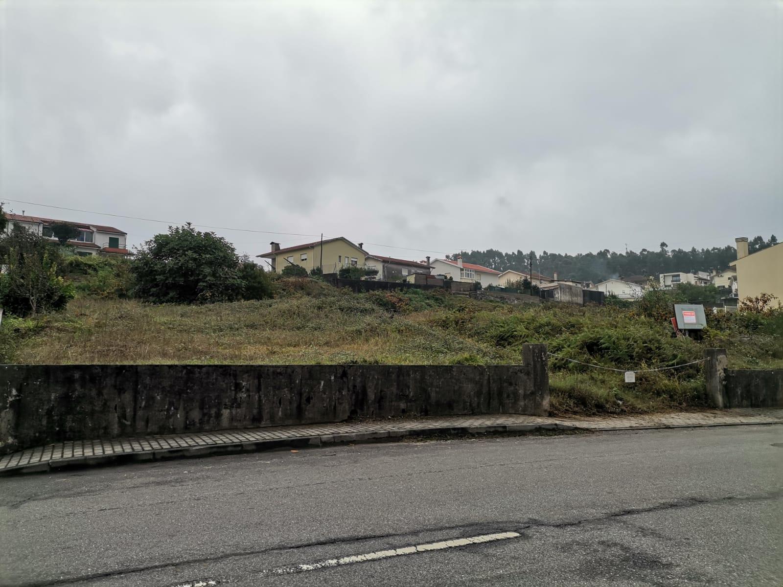 Terreno c/ Projeto Aprovado para 10 Moradias