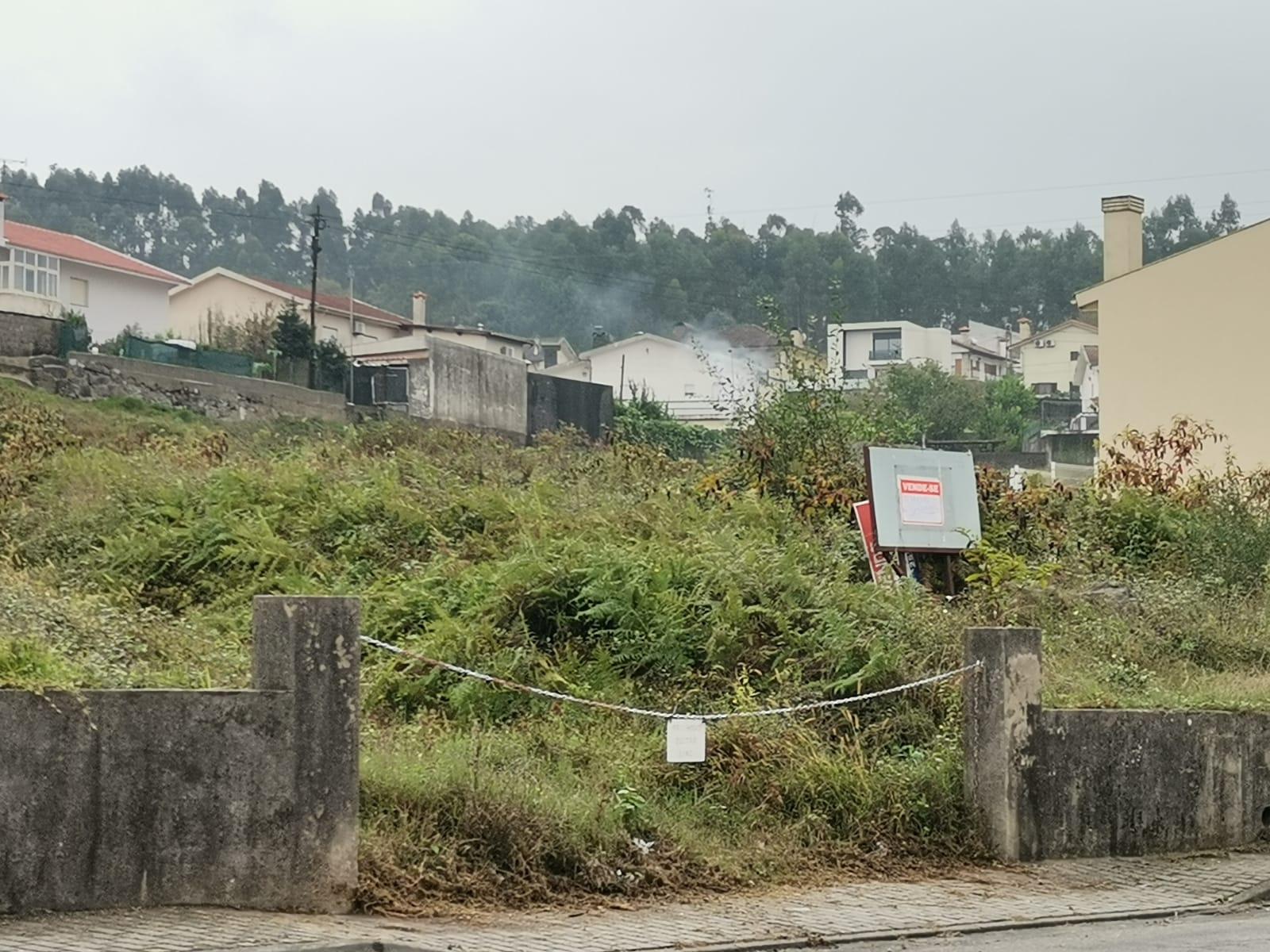 Terreno c/ Projeto Aprovado para 10 Moradias