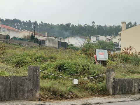 Terreno c/ Projeto Aprovado para 10 Moradias
