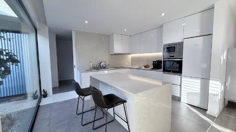 MORADIA INDIVIDUAL - LOURO