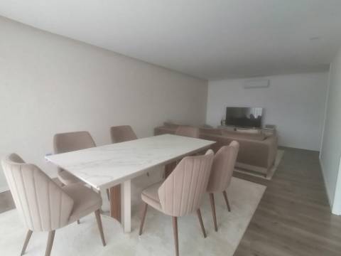 APARTAMENTO T3 C/ NOVO - LOUSADO