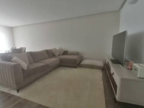 APARTAMENTO T3 C/ NOVO - LOUSADO