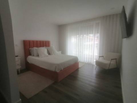 APARTAMENTO T3 C/ NOVO - LOUSADO
