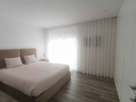 APARTAMENTO T3 C/ NOVO - LOUSADO
