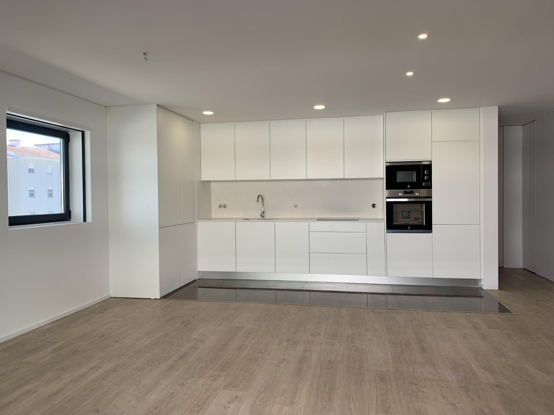 APARTAMENTO T1 NOVO C/ TERRAÇO - JUNTO AO CENTRO
