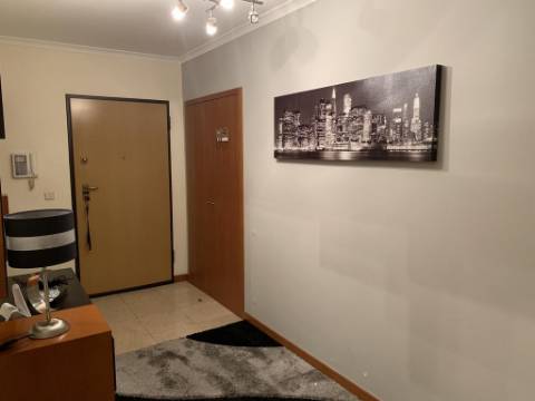 APARTAMENTO T2 NOVO C/ NOVO -JUNTO CENTRO