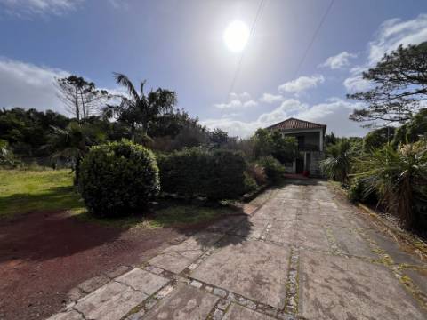 VENDE-SE MORADIA T1+T1 LOCALIZADA NA MADALENA