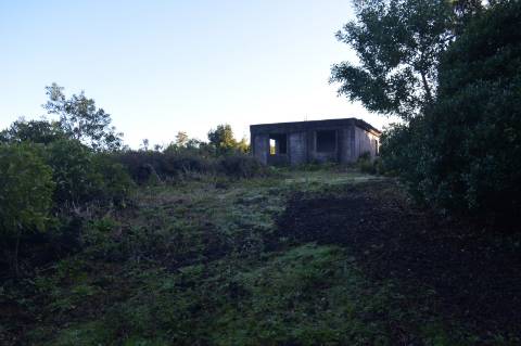 VENDE-SE TERRENO COM MOINHO, EM SANTA LUZIA - SÃO ROQUE DO PICO