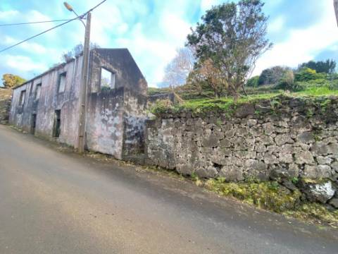 RUÍNA COM VISTA MAR EM SÃO MIGUEL ARCANJO, SÃO ROQUE PICO