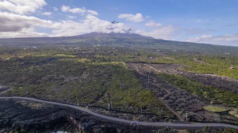 VENDE-SE TERRENO NO CABRITO, SANTA LUZIA, SÃO ROQUE DO PICO
