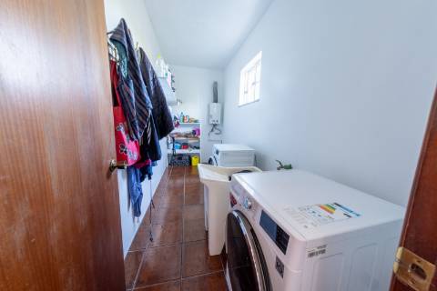 VENDE-SE MORADIA T4 NA CRIAÇÃO VELHA, MADALENA DO PICO