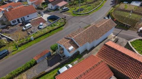 VENDE-SE MORADIA NA PRAINHA, SÃO ROQUE DO PICO