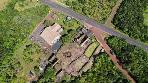 VENDE-SE RUÍNA COM VISTA PANORAMICA EM SANTA LUZIA, SÃO ROQUE DO PICO