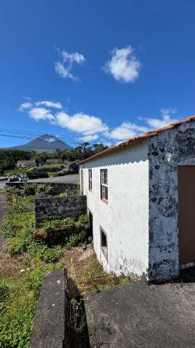 VENDE-SE MORADIA EM SANTA LUZIA