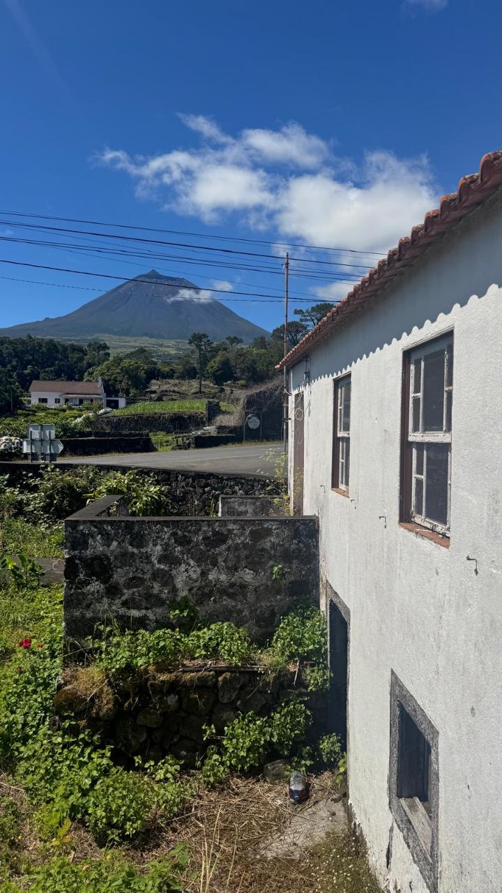 VENDE-SE MORADIA EM SANTA LUZIA