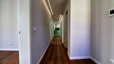 - Vende-se apartamento T3 com kitchenette, em...