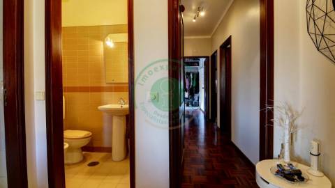 - Vende-se apartamento T3 na Figueira da Foz, em...