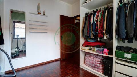 - Vende-se apartamento T3 na Figueira da Foz, em...