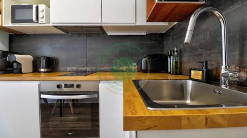 - Vende-se apartamento T2 totalmente renovado na...