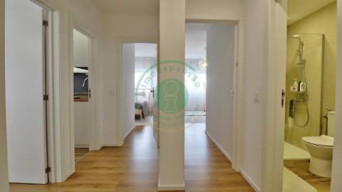 - Vende-se apartamento T2 totalmente renovado na...