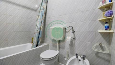 - Vende-se apartamento T2 na Figueira da Foz,...