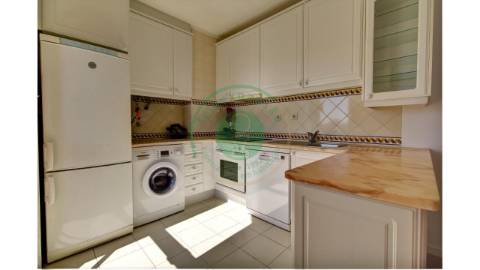 - Vende-se apartamento T2 na Figueira da Foz, em...