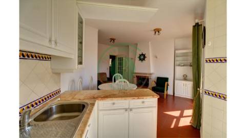 - Vende-se apartamento T2 na Figueira da Foz, em...