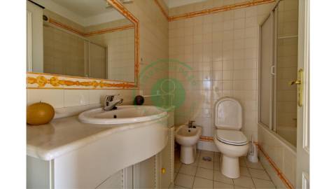 - Vende-se apartamento T2 na Figueira da Foz, em...