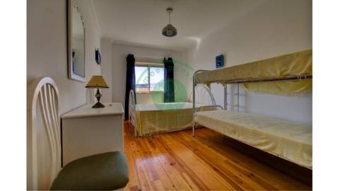 - Vende-se apartamento T2 na Figueira da Foz, em...