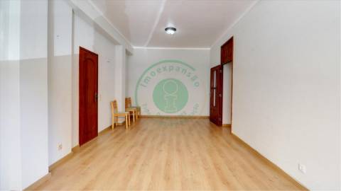 - Vende-se apartamento T1 na Figueira da Foz, em...
