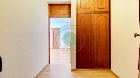 - Vende-se apartamento T1 na Figueira da Foz, em...