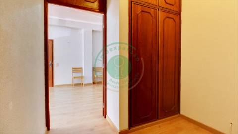 - Vende-se apartamento T1 na Figueira da Foz, em...