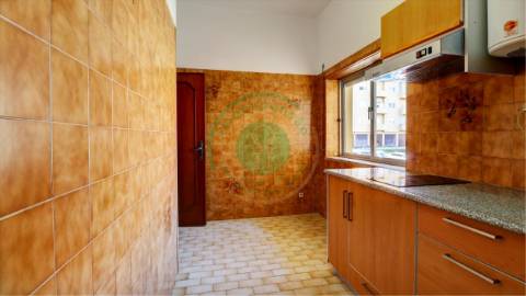 - Vende-se apartamento T1 na Figueira da Foz, em...