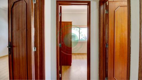 - Vende-se apartamento T1 na Figueira da Foz, em...