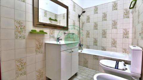 - Vende-se apartamento T1 na Figueira da Foz, em...