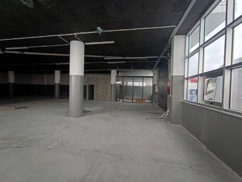 A estrear, armazém de 580 m2 na ZI de Constantim, Vila Real