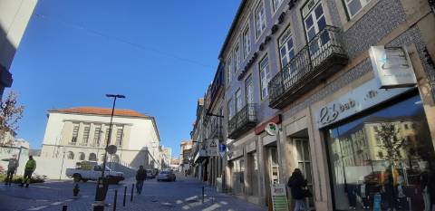 Espaços para Comércio ou Serviços nas Galerias Nova Bila em Vila Real