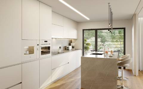 Moradia T4 de 3 Frentes com 2 Andares e Piscina em Lote de 639,30m2