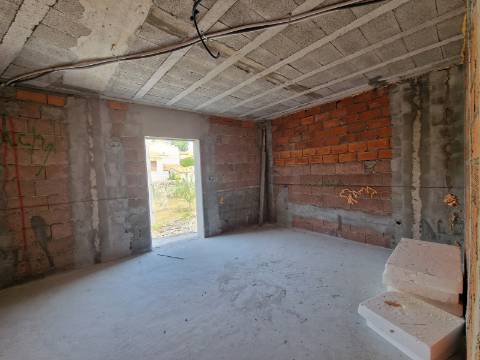 Em Construção, Moradia T3 às piscinas municipais em Alijó
