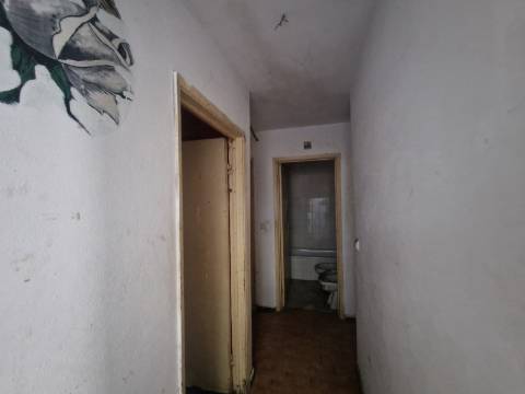 Moradia de Rés do Chão e Andar para Reconstruir