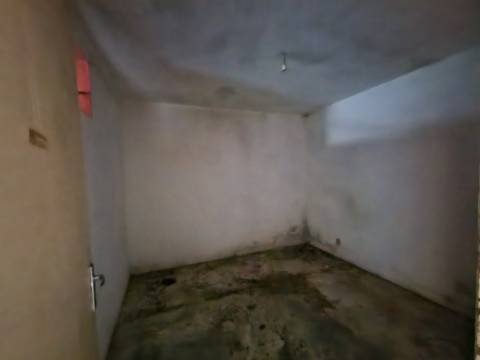 Moradia de Rés do Chão e Andar para Reconstruir