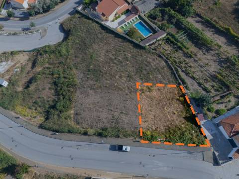 Lote de 532m2 em Sabrosa para Construção de Moradia