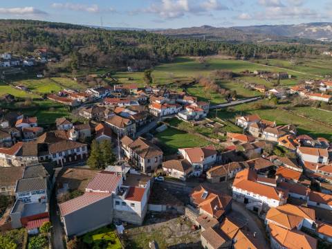 Moradia em Pedra para Reconstrução em Justes, Vila Real