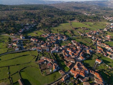 Moradia em Pedra para Reconstrução em Justes, Vila Real
