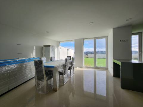 Andar de Moradia T5 com Terraço e Quintal no Centro de Vila Real