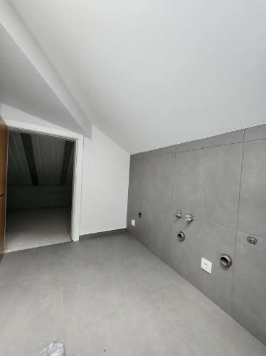 Andar de Moradia T5 com Terraço e Quintal no Centro de Vila Real