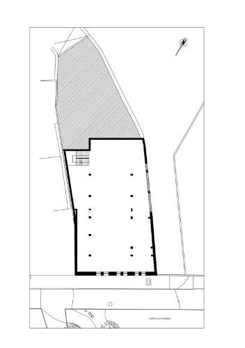 Prédio com Loja Comercial e Habitação T5 no Centro de Vila Real