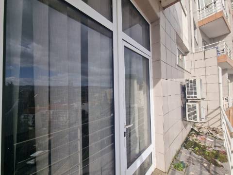 Loja com 2 frentes na Av. Aureliano Barrigas em Vila Real