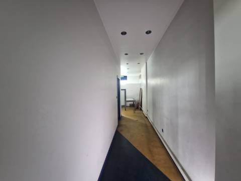Loja com 2 frentes na Av. Aureliano Barrigas em Vila Real